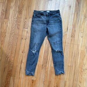 Universal Thread Grey High Rise Skinny Jeans Distressed Hem Size 8/29R